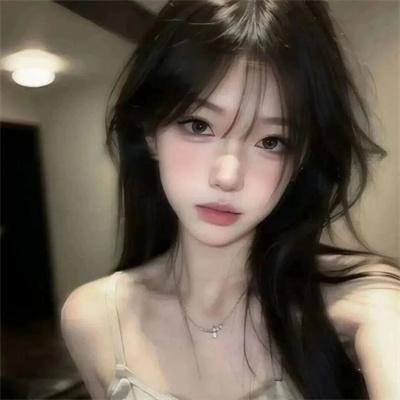 男孩超级白
